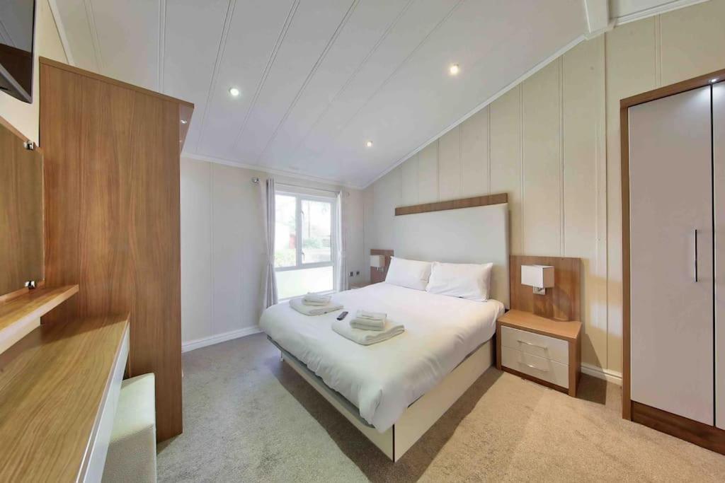 New Forest Lodge - 194 No Pets Fordingbridge Bagian luar foto